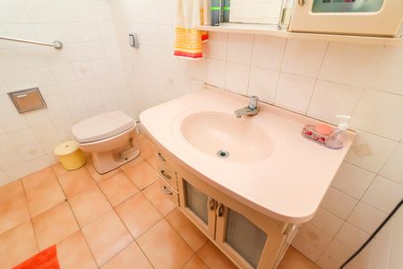 Casa para alugar com 150m², 2 quartos e 2 vagasBanheiro da Suíte