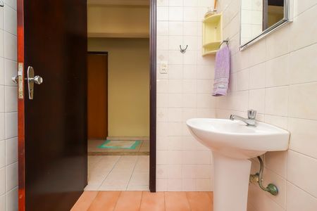 Casa para alugar com 150m², 2 quartos e 2 vagasBanheiro Social