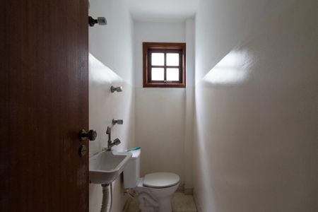 Casa à venda com 187m², 3 quartos e 3 vagas Casa à venda com 187m², 3 quartos e 3 vagasLavabo