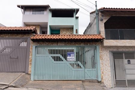 Casa à venda com 187m², 3 quartos e 3 vagas Casa à venda com 187m², 3 quartos e 3 vagasFachada