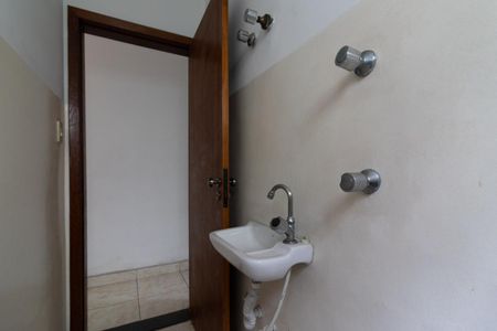 Casa à venda com 187m², 3 quartos e 3 vagas Casa à venda com 187m², 3 quartos e 3 vagasLavabo