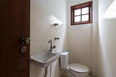 Casa à venda com 187m², 3 quartos e 3 vagas Casa à venda com 187m², 3 quartos e 3 vagasLavabo