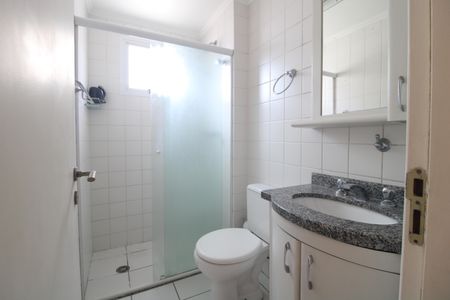 Banheiro da suíte de apartamento para alugar com 3 quartos, 82m² em Jardim Marajoara, São Paulo