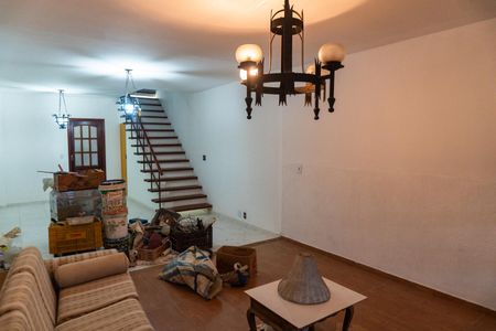 Sala de casa para alugar com 2 quartos, 180m² em Jardim Oriental, São Paulo