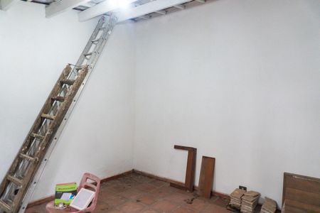 Casa para alugar com 180m², 2 quartos e 2 vagas Casa para alugar com 180m², 2 quartos e 2 vagasQuarto dos Fundos