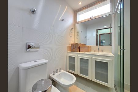 Apartamento à venda com 375m², 4 quartos e 3 vagasBanheiro da Suíte 1