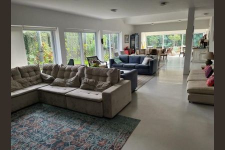 Casa à venda com 4 quartos, 360m² em Jardim Leonor, São Paulo