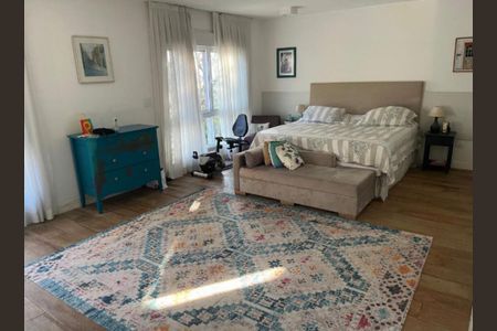 Casa à venda com 4 quartos, 360m² em Jardim Leonor, São Paulo