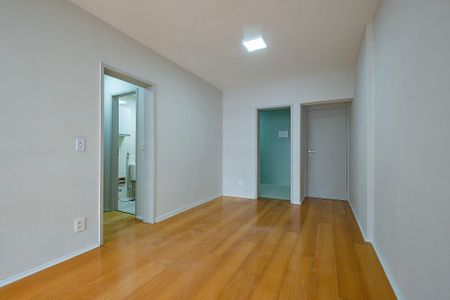 Sala de apartamento para alugar com 2 quartos, 65m² em Paraíso, São Paulo