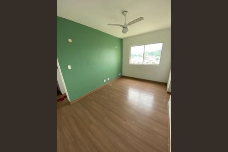 Sala de apartamento para alugar com 2 quartos, 53m² em Colubandê, São Gonçalo