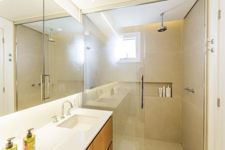 Apartamento à venda com 128m², 2 quartos e 1 vagaBanheiro da Suíte