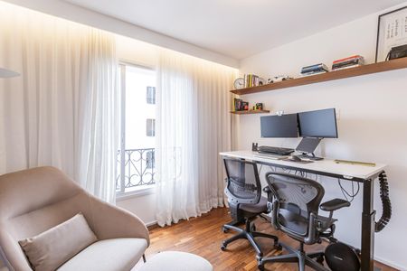 Quarto 1 de apartamento à venda com 2 quartos, 128m² em Moema, São Paulo