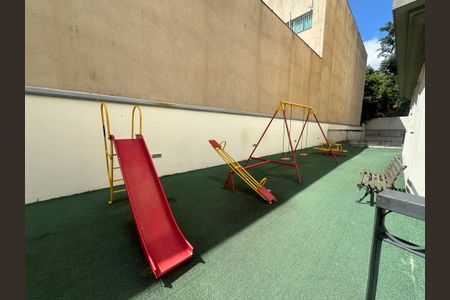 Apartamento à venda com 61m², 2 quartos e 1 vaga Apartamento à venda com 61m², 2 quartos e 1 vagaÁrea comum - Playground