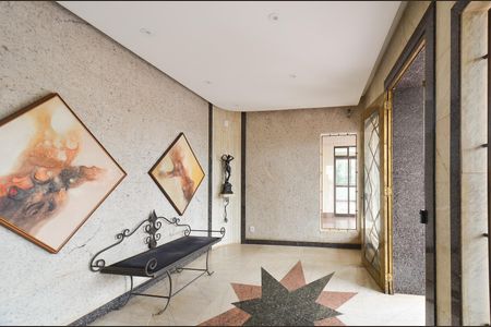 Apartamento para alugar com 121m², 4 quartos e 2 vagasArea comum/ hal de entrada