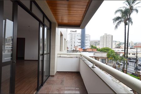 Apartamento para alugar com 121m², 4 quartos e 2 vagasVaranda da sala