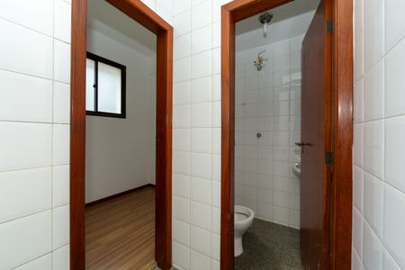 Apartamento para alugar com 120m², 4 quartos e 2 vagasQUARTO E BANHO DE EMPREGADA