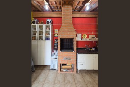 Casa à venda com 155m², 3 quartos e 2 vagas Casa à venda com 155m², 3 quartos e 2 vagasÁrea - Churrasqueira