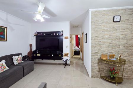 Casa à venda com 155m², 3 quartos e 2 vagas Casa à venda com 155m², 3 quartos e 2 vagasSala