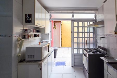 Casa à venda com 155m², 3 quartos e 2 vagas Casa à venda com 155m², 3 quartos e 2 vagasCozinha