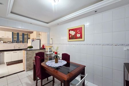 Casa à venda com 155m², 3 quartos e 2 vagas Casa à venda com 155m², 3 quartos e 2 vagasCopa