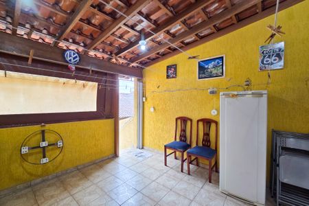 Casa à venda com 155m², 3 quartos e 2 vagas Casa à venda com 155m², 3 quartos e 2 vagasÁrea - Churrasqueira