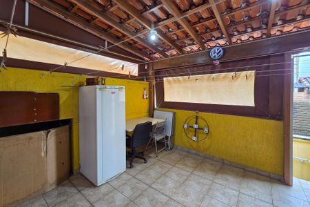 Casa à venda com 155m², 3 quartos e 2 vagas Casa à venda com 155m², 3 quartos e 2 vagasÁrea - Churrasqueira