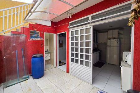 Casa à venda com 155m², 3 quartos e 2 vagas Casa à venda com 155m², 3 quartos e 2 vagasQuintal
