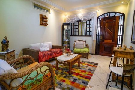 Casa à venda com 3 quartos, 200m² em Vila Eldizia, Santo André