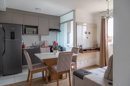 Sala/Cozinha de apartamento para alugar com 2 quartos, 41m² em Jardim Helian, São Paulo