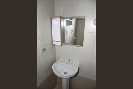 Apartamento para alugar com 60m², 2 quartos e sem vagaDetalhe - Banheiro Social