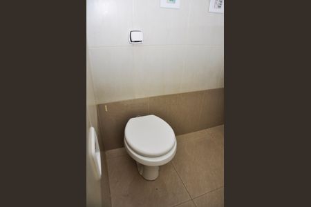 Apartamento para alugar com 60m², 2 quartos e sem vagaDetalhe - Banheiro Social