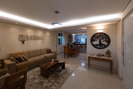 Casa à venda com 420m², 4 quartos e 3 vagasSala de Estar