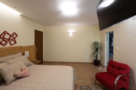 Casa à venda com 420m², 4 quartos e 3 vagasSuíte 1