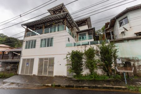 Casa à venda com 420m², 4 quartos e 3 vagasFachada 