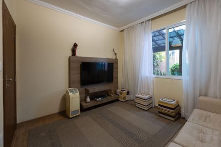 Casa à venda com 420m², 4 quartos e 3 vagasQuarto 1 (Sala de TV)