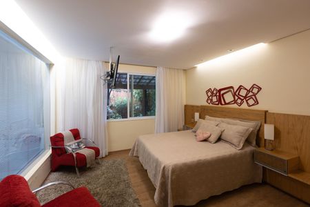 Casa à venda com 420m², 4 quartos e 3 vagasSuíte 1