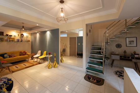 Casa à venda com 420m², 4 quartos e 3 vagasSala 1