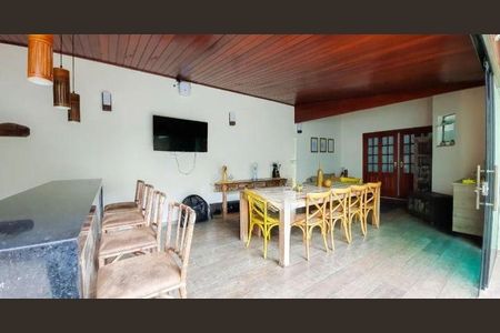 Casa à venda com 3 quartos, 256m² em Jardim Lavinia, São Bernardo do Campo