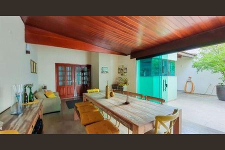 Casa à venda com 3 quartos, 256m² em Jardim Lavinia, São Bernardo do Campo
