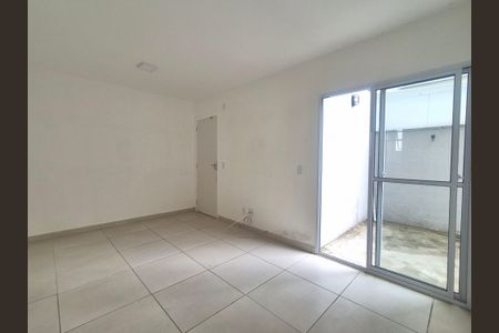 Sala  de apartamento para alugar com 2 quartos, 53m² em Vargem Grande, Rio de Janeiro