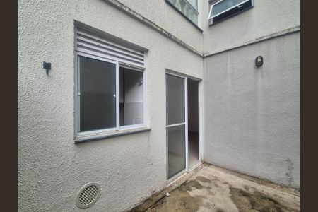 Apartamento à venda com 53m², 2 quartos e 1 vaga Apartamento à venda com 53m², 2 quartos e 1 vagaVaranda