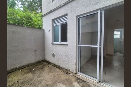 Apartamento à venda com 53m², 2 quartos e 1 vaga Apartamento à venda com 53m², 2 quartos e 1 vagaVaranda