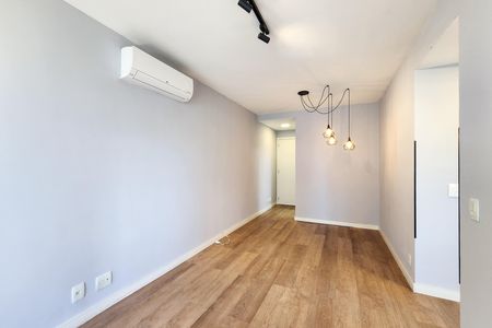 Sala  de apartamento para alugar com 2 quartos, 63m² em Tijuca, Rio de Janeiro