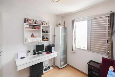 Apartamento à venda com 78m², 2 quartos e 1 vagaQuarto 2