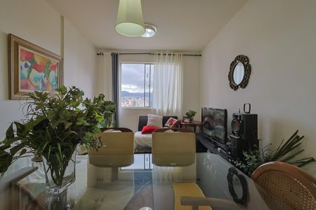 Sala de apartamento à venda com 2 quartos, 70m² em Colégio Batista, Belo Horizonte