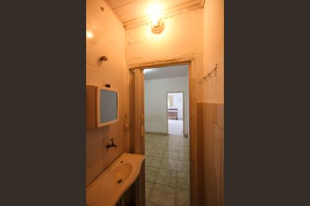 Banheiro de casa para alugar com 1 quarto, 45m² em Vila Antonieta, São Paulo