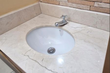 Casa para alugar com 170m², 4 quartos e 1 vagaBanheiro