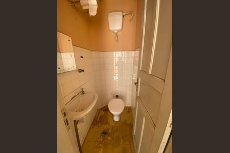 Casa à venda com 110m², 2 quartos e 2 vagasBanheiro 1