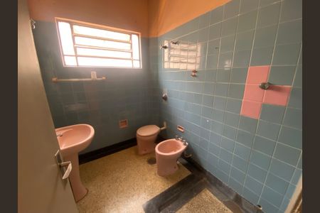 Casa à venda com 110m², 2 quartos e 2 vagasBanheiro 3