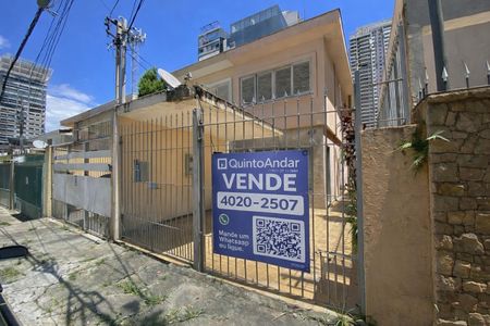 Casa à venda com 110m², 2 quartos e 2 vagasPlaca